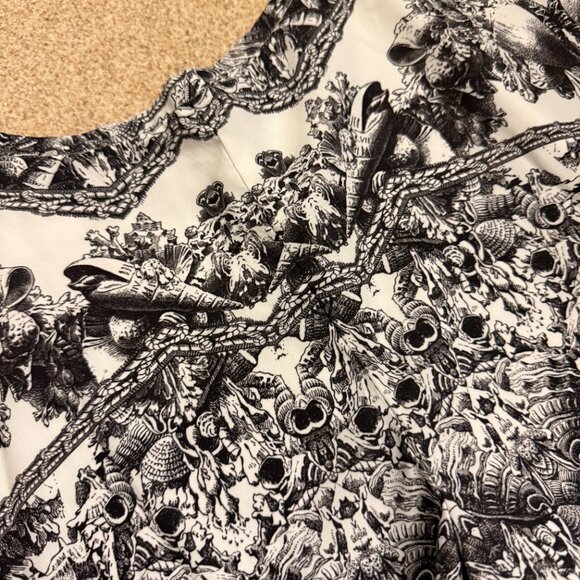 Finders Keepers Victorian Pattern Shorts - Picture 3 of 5